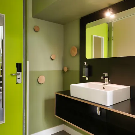 Hostal Stayokay Oost *