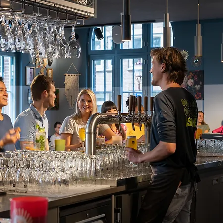 Stayokay Oost 호스텔 *