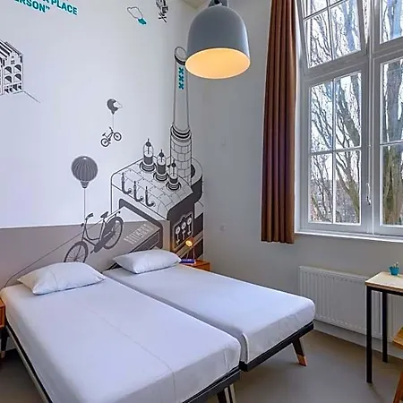 Stayokay Oost Hostel *