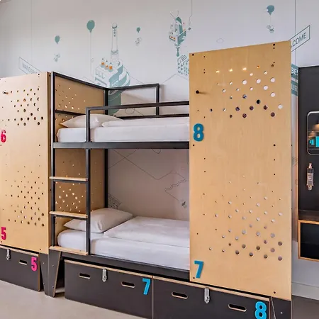 Stayokay Oost Hostel *