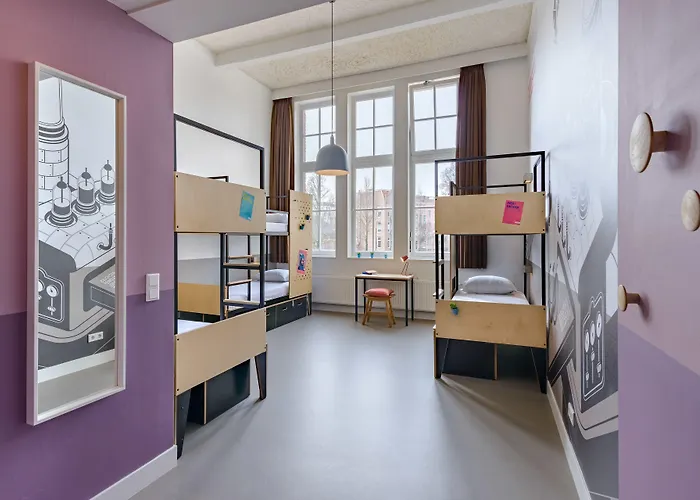 Stayokay Oost Hostel *