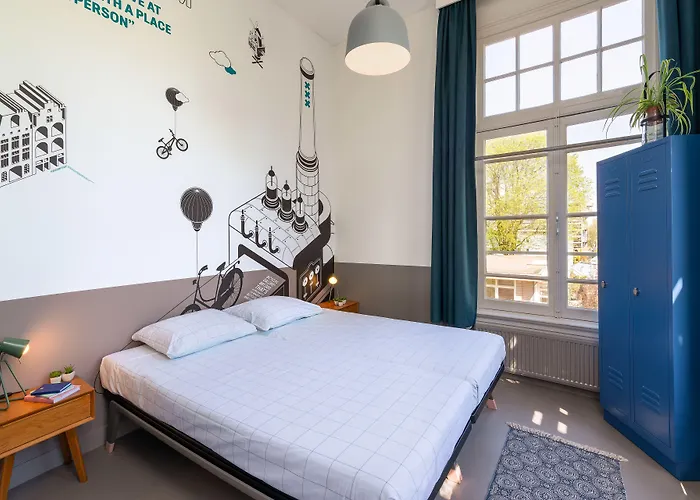 Stayokay Oost Hostel *