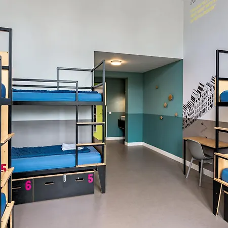 Stayokay Oost Hostel *